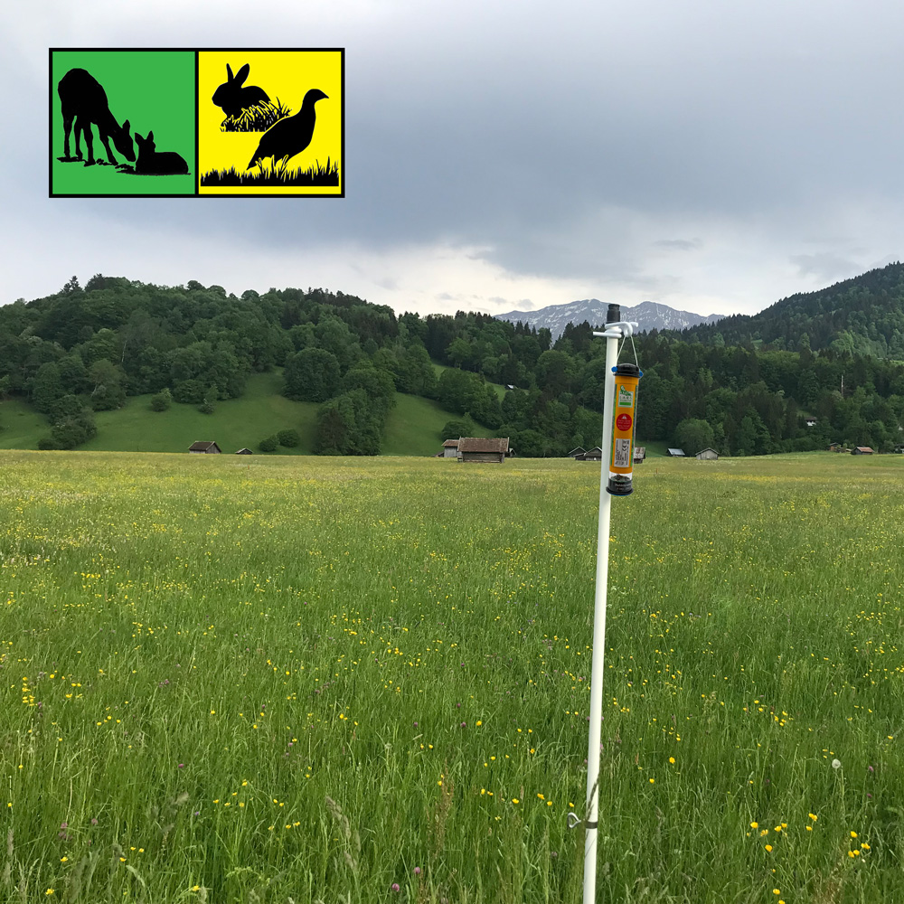 LARS Rehkitzretter LS01, Aufhängebeispiel in einer Wiese